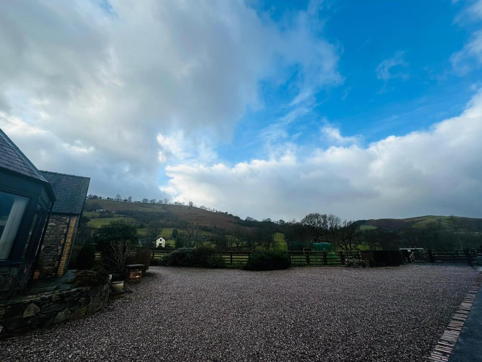 The Retreat Villa Llanrhaeadr-ym-Mochnant Kültér fotó