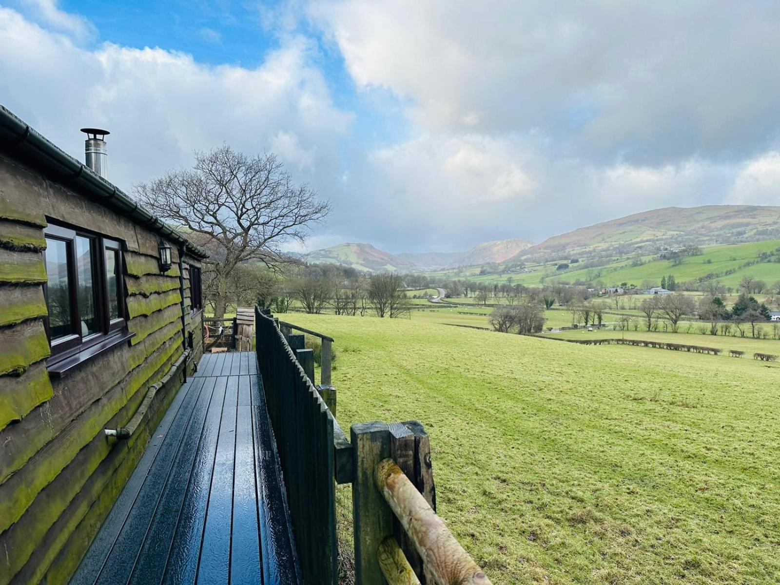 The Retreat Villa Llanrhaeadr-ym-Mochnant Kültér fotó