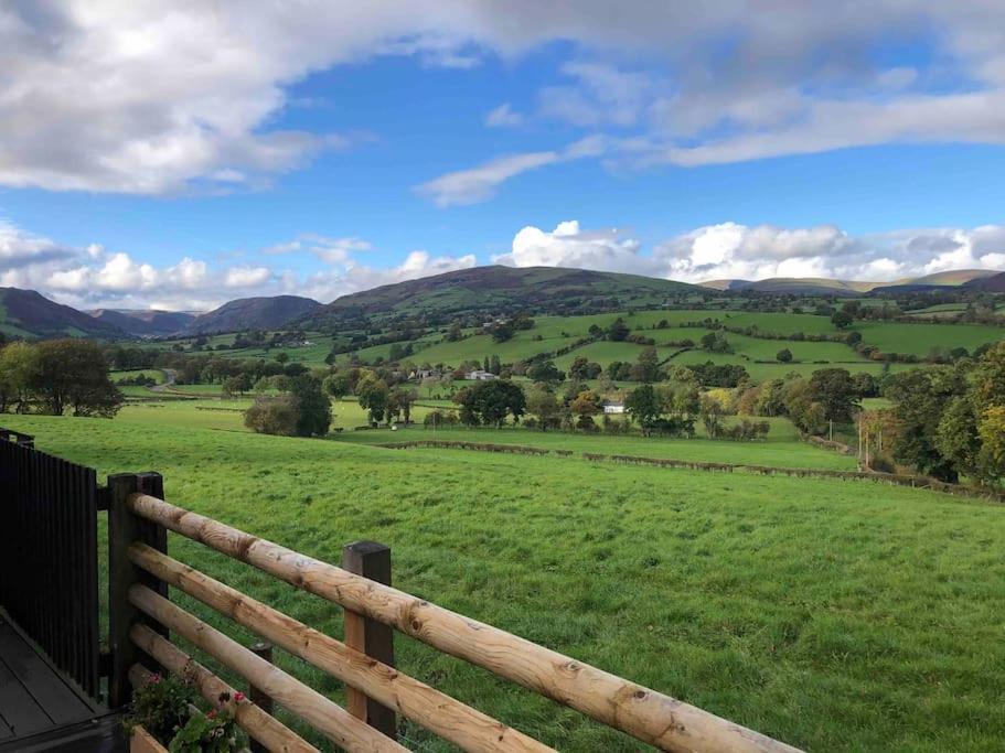 The Retreat Villa Llanrhaeadr-ym-Mochnant Kültér fotó