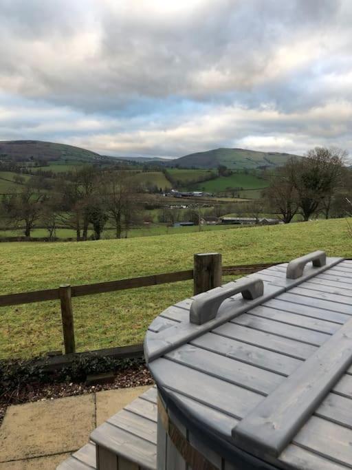 The Retreat Villa Llanrhaeadr-ym-Mochnant Kültér fotó