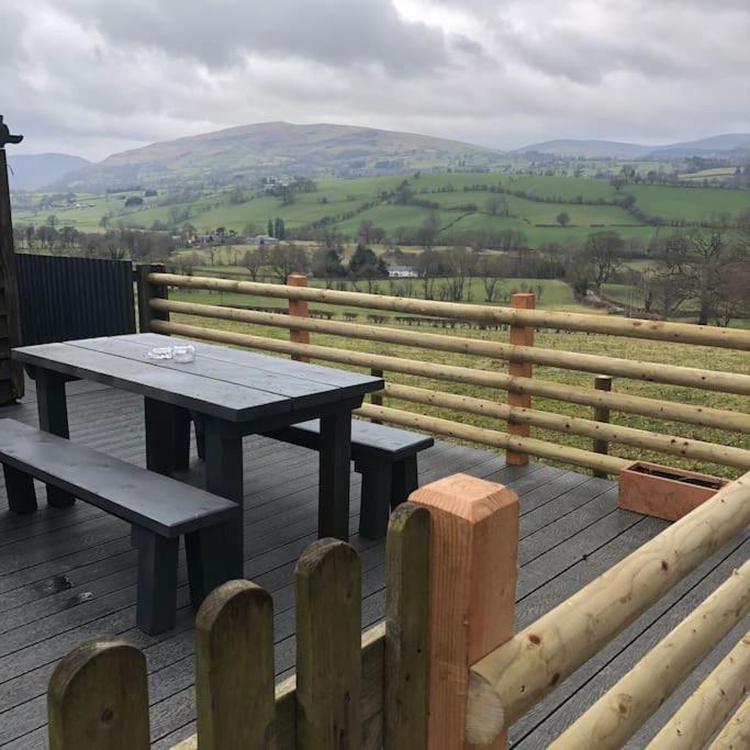 The Retreat Villa Llanrhaeadr-ym-Mochnant Kültér fotó