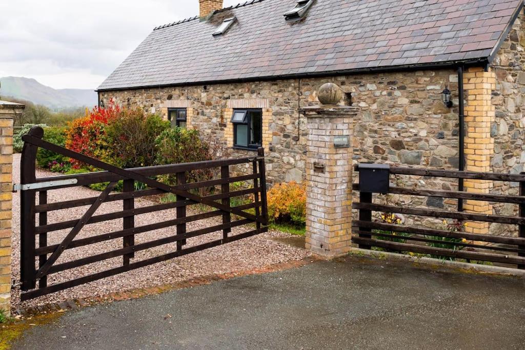 The Retreat Villa Llanrhaeadr-ym-Mochnant Kültér fotó