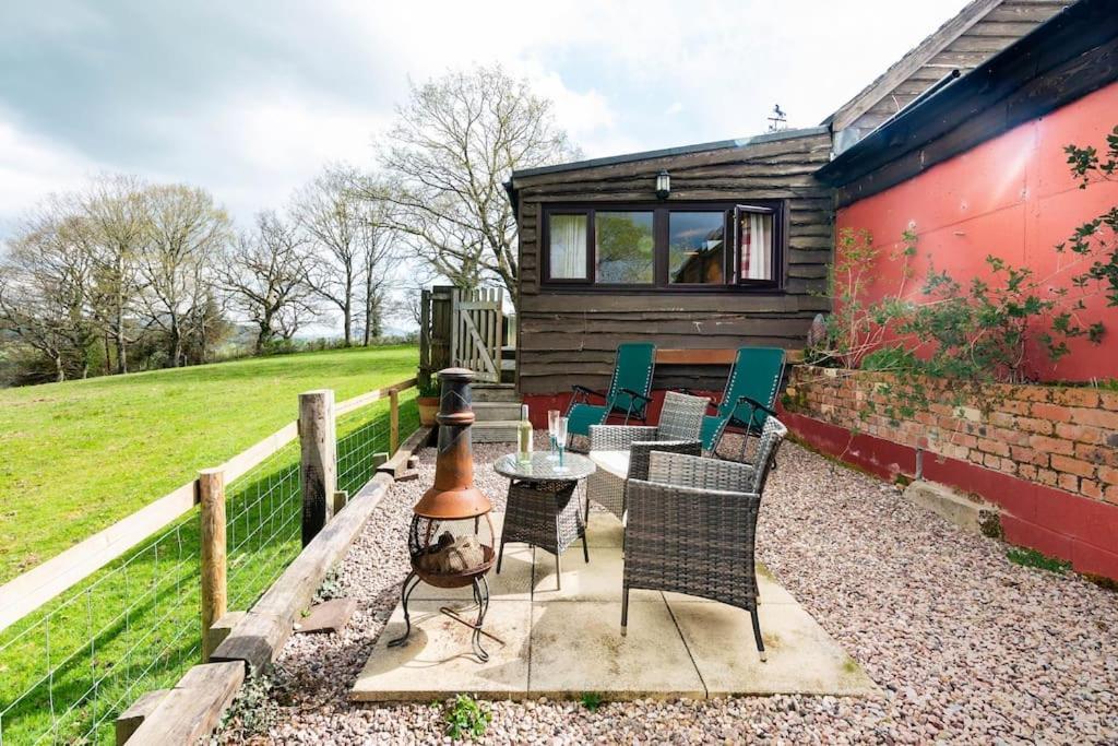 The Retreat Villa Llanrhaeadr-ym-Mochnant Kültér fotó
